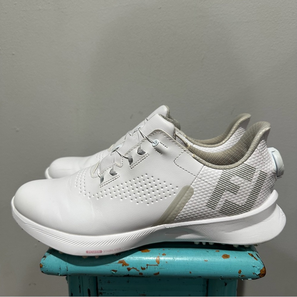FootJoy FJ Fuel BOA Spikeless Golf Shoes White Size 9.5 NARROW